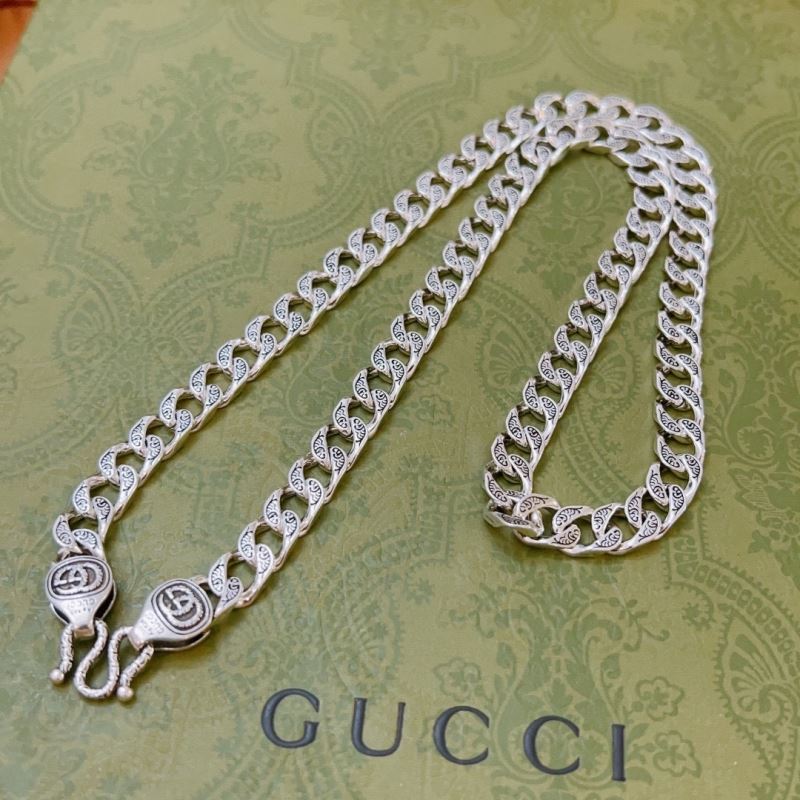 G*u*i necklaces